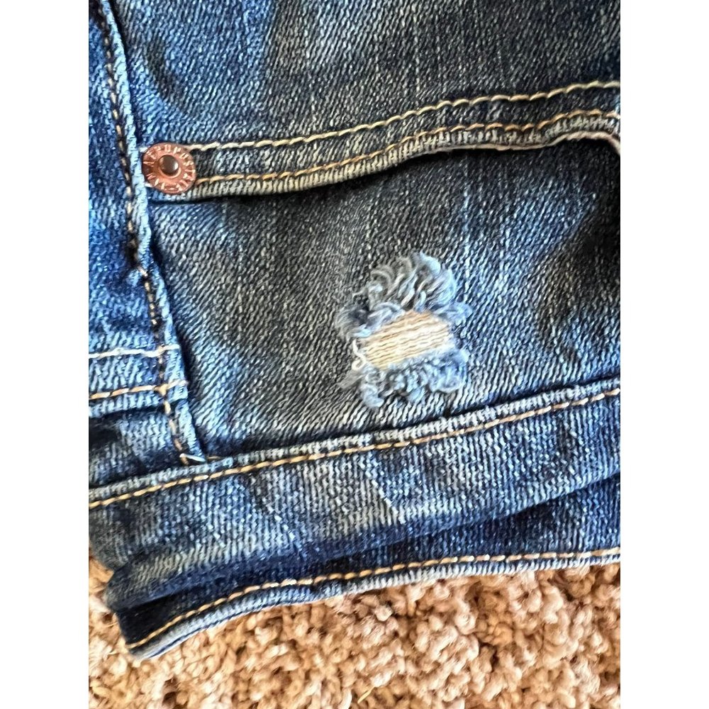 High Waisted Short by Aeropostale. Features distressed details and lace appliqué - Picture 5 of 12